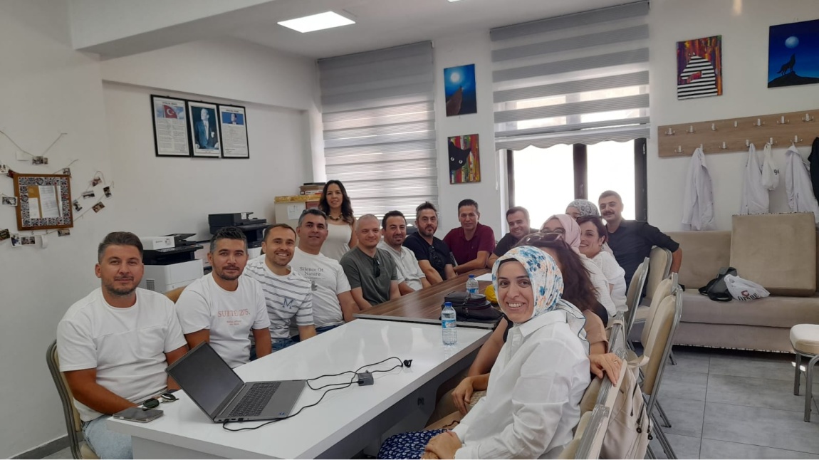 2025-2026 Sene başı öğretmenler kurulu toplantımızı gerçekleştirdik.